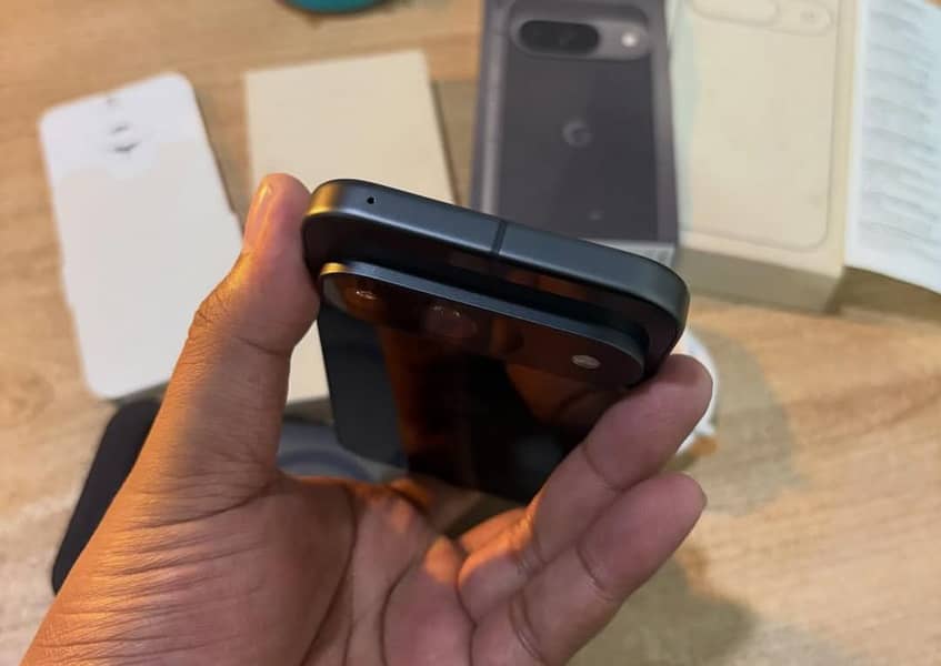 Google Pixel 9 5