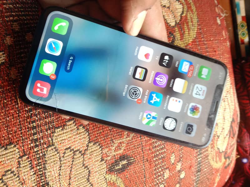 Apple iPhone X 4