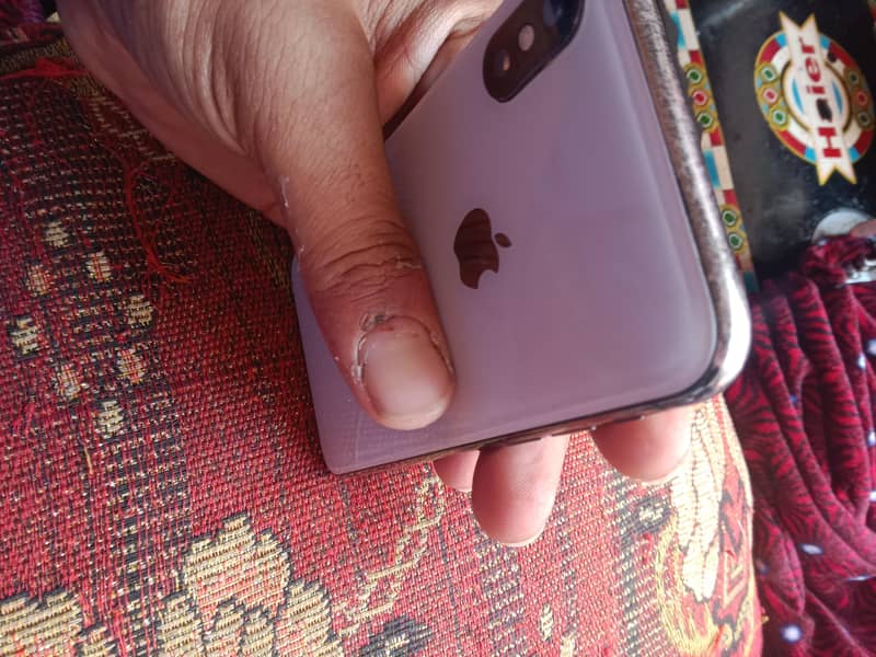 Apple iPhone X 5
