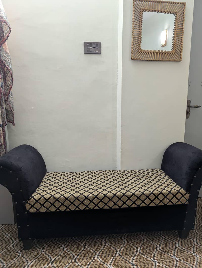 Sethi sofa 2