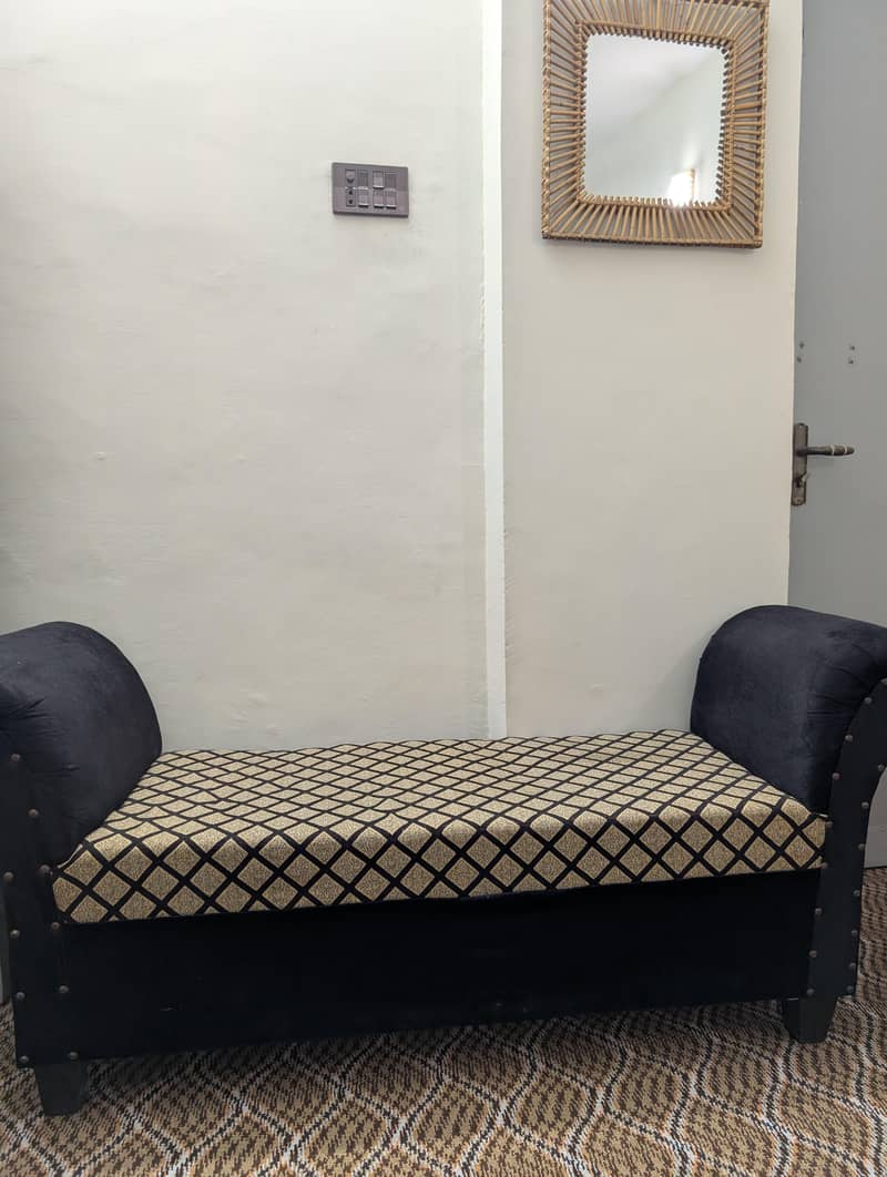 Sethi sofa 4