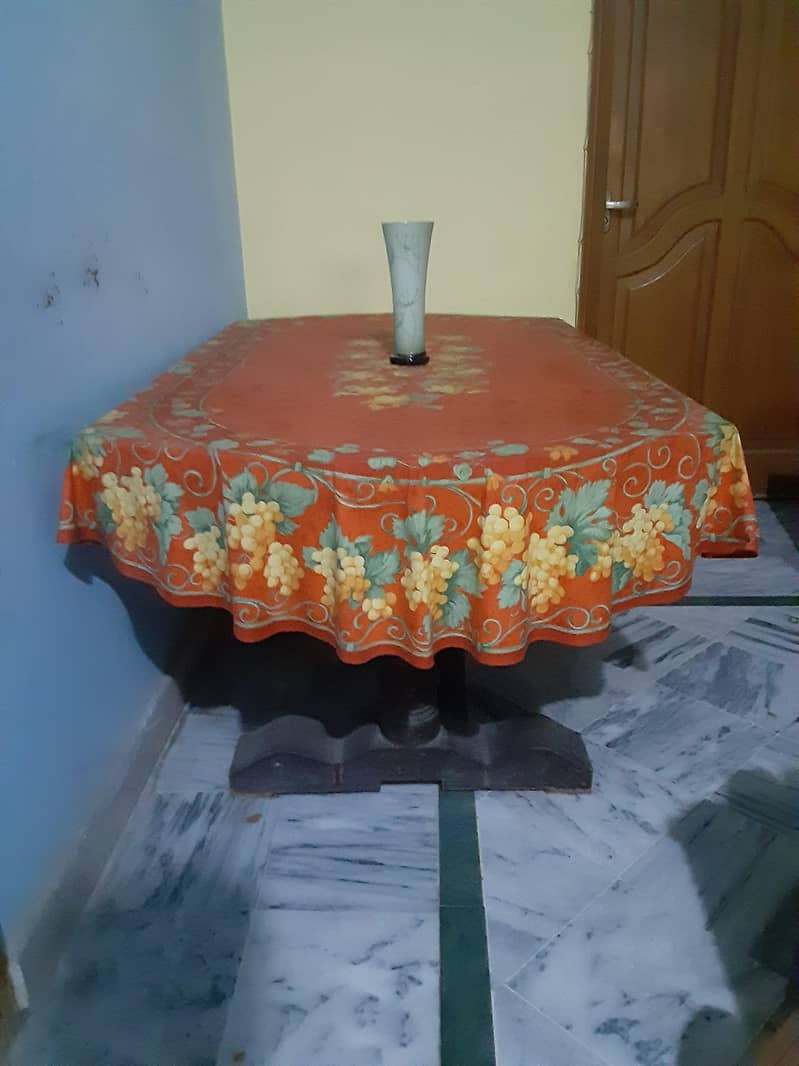 Dining table 4
