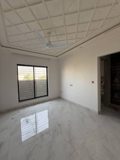 10 Marla Upper Portion Available For Rent In LDA Avenue
