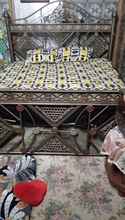 Selling Iron Bed Set