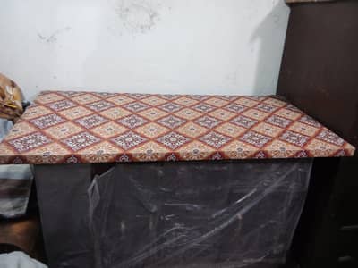 تھری ڈور استری اسٹینڈ
