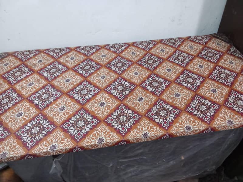 تھری ڈور استری اسٹینڈ 1