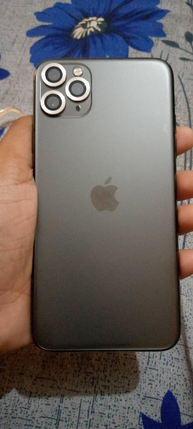 Apple iPhone 11 Pro Max 7
