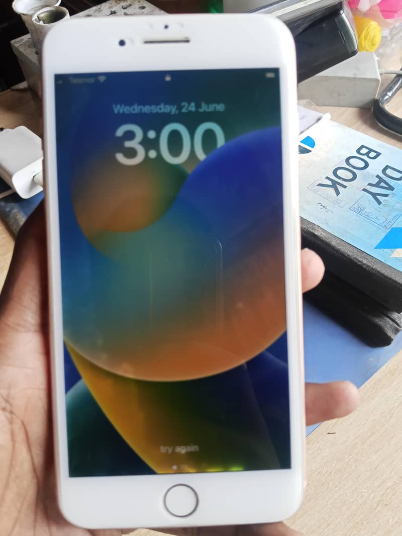 Apple iPhone 8 Plus 2