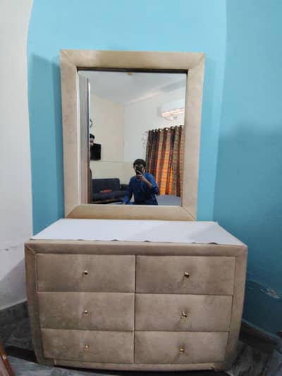 dressing table