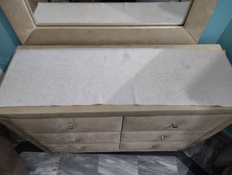 dressing table 1