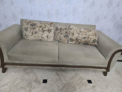 7 seater heavey built.