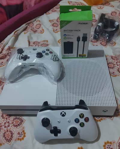 xbox one s for sale 1tb 2 controllers rechargeable dobe battery pack