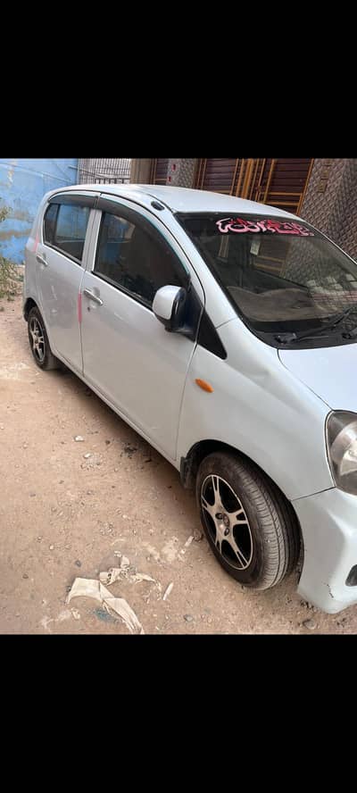 Daihatsu Mira 2012