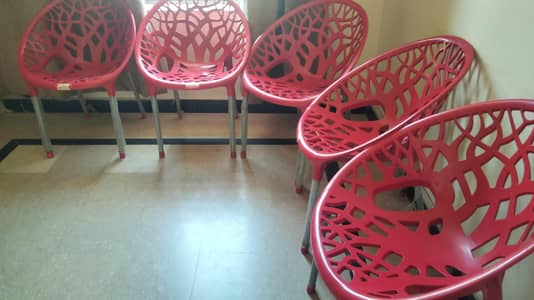 5 sets chairs with tables
