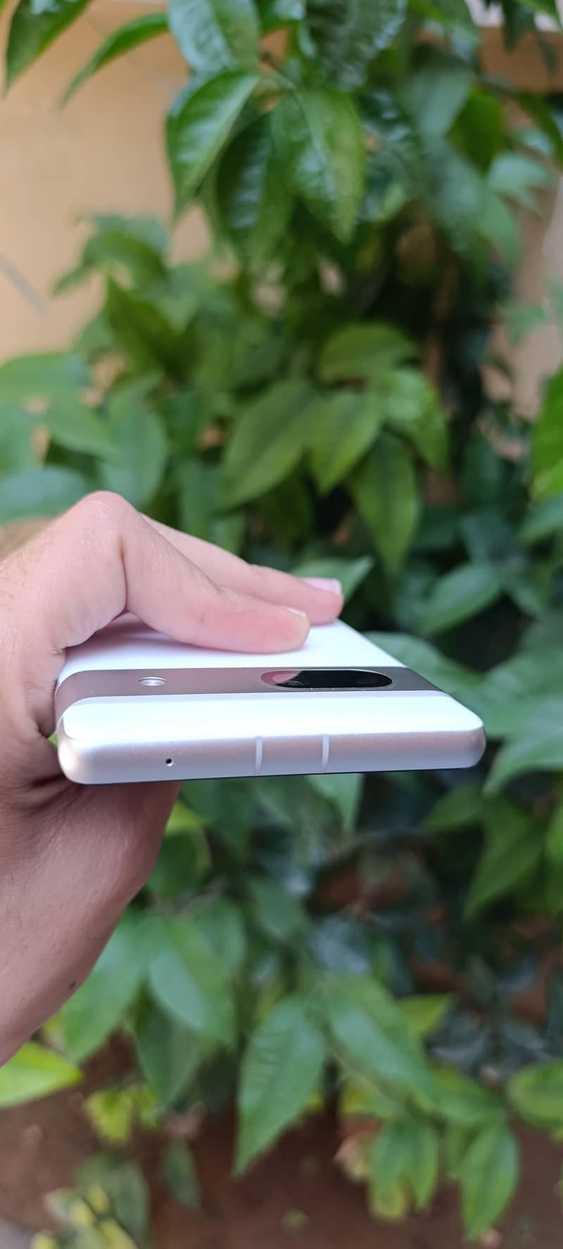 Google Pixel 7a 4