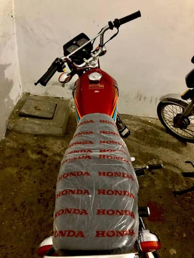 honda 125 for sale 650 km running only All new and genuine