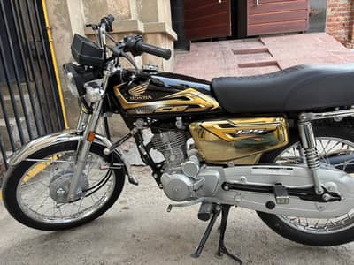 125 self start black edition  model 2026. Number03488853908