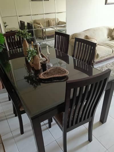 Dinning table for 6 persons for sale