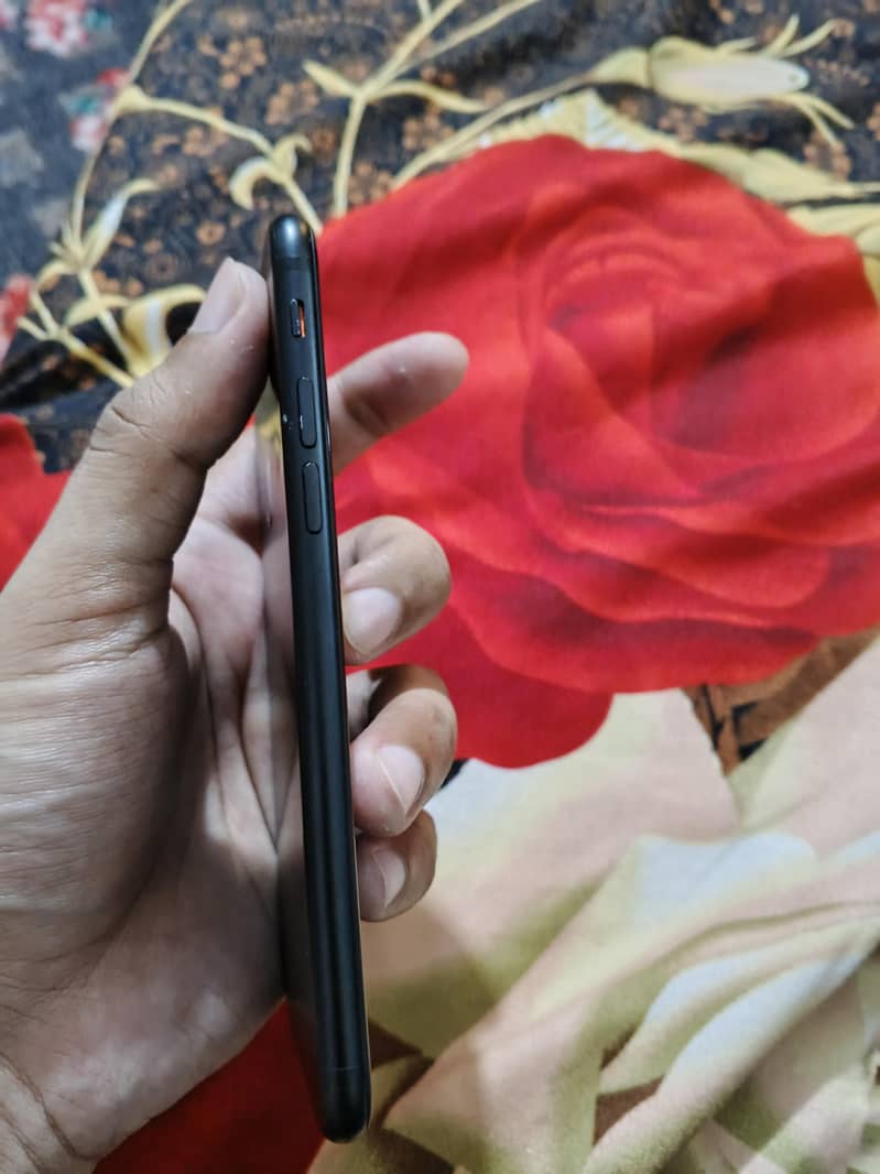 Apple iPhone 7 1