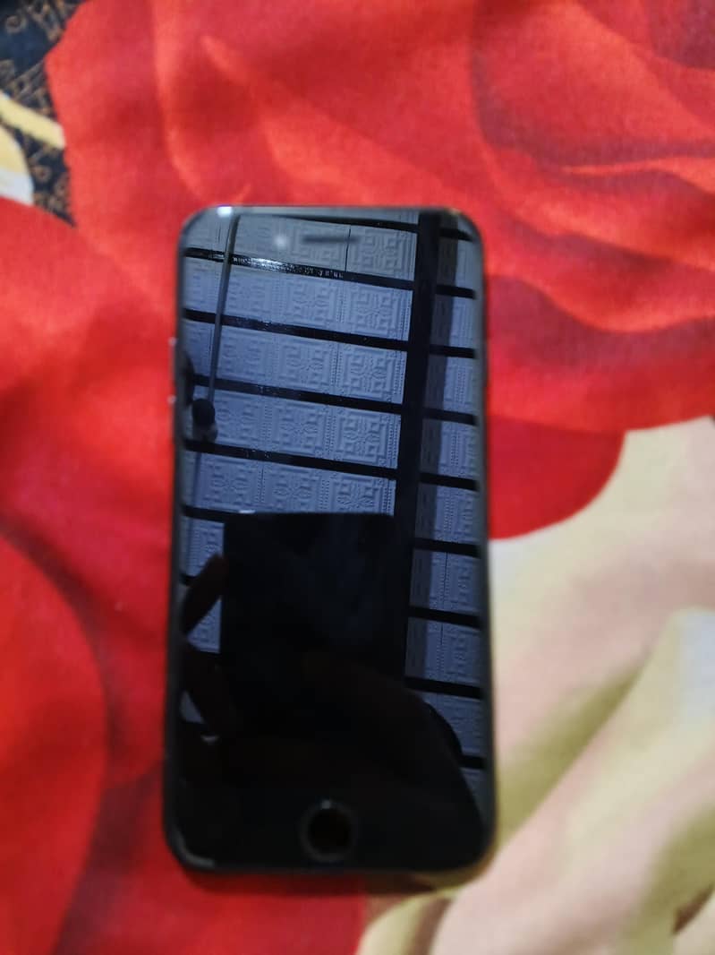 Apple iPhone 7 3