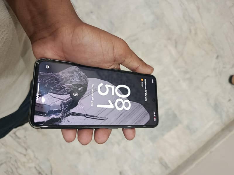 Google Pixel 8 4