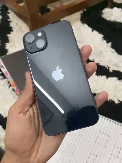 Apple iPhone 13