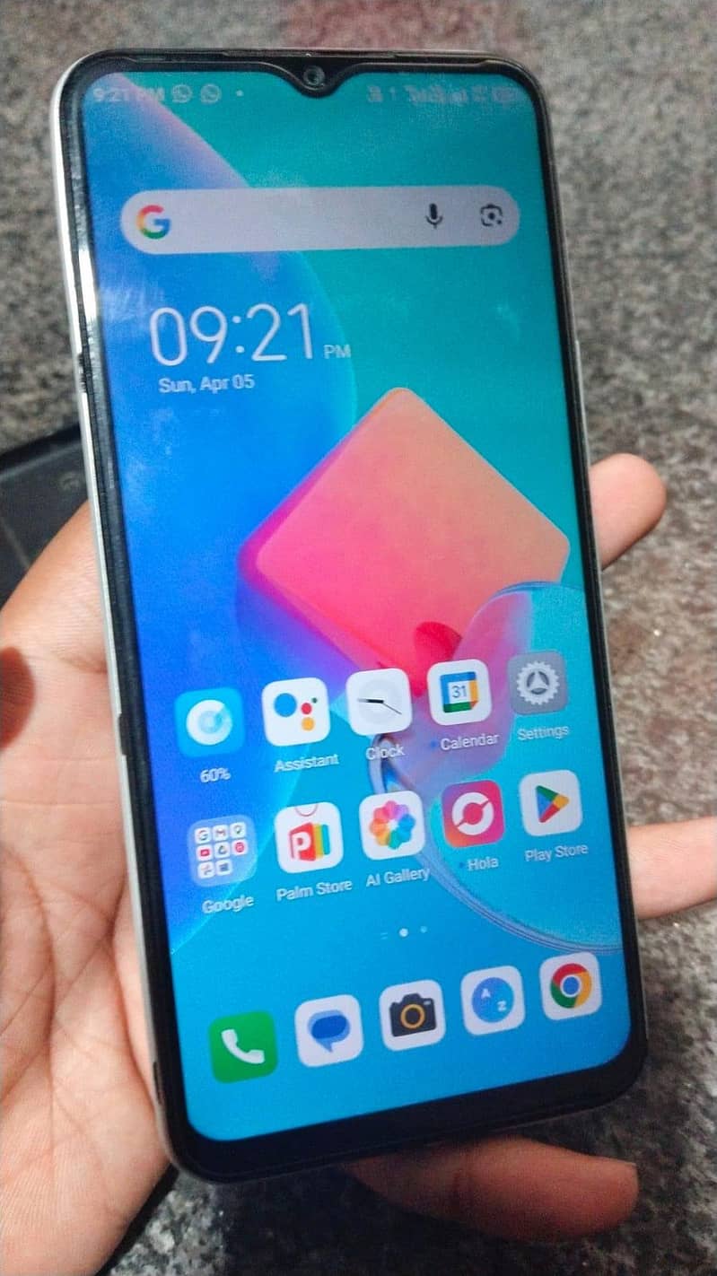 Tecno Spark 8C 4