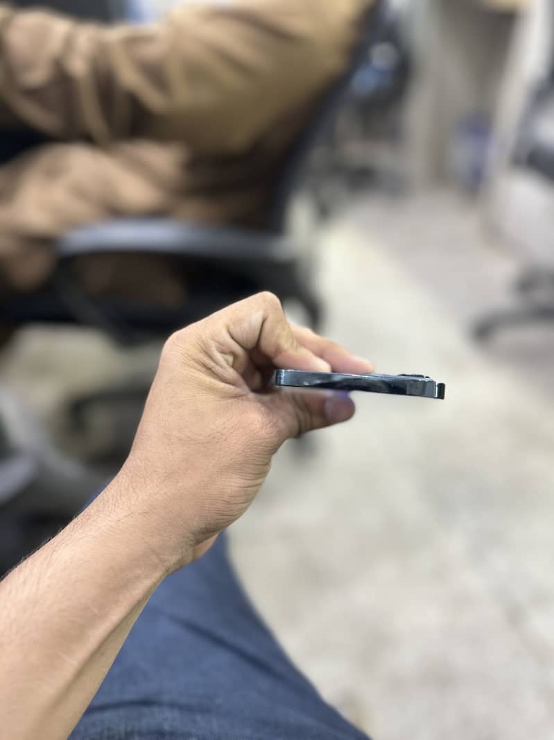 iphone 12pro max 3