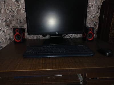computer with with accesories