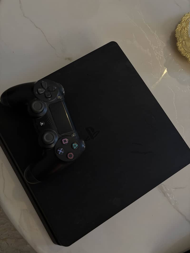 PS4 slim 0
