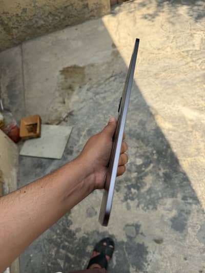 Ipad pro M4chip 11 inch available with box 10/10