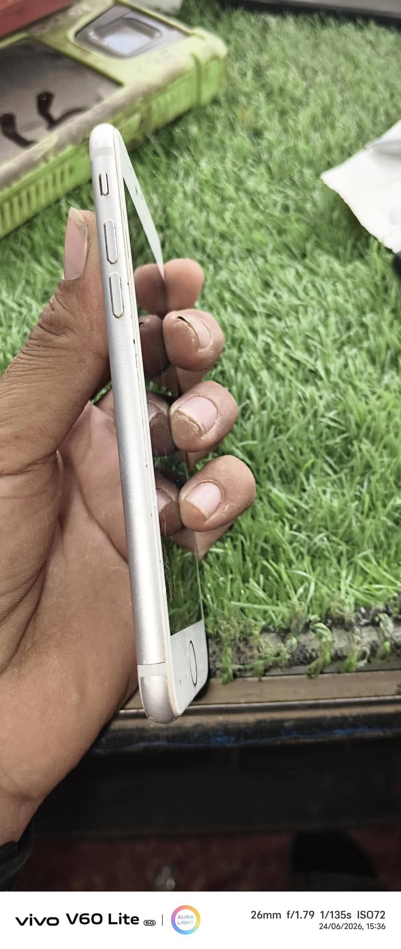 Apple iPhone 7 0