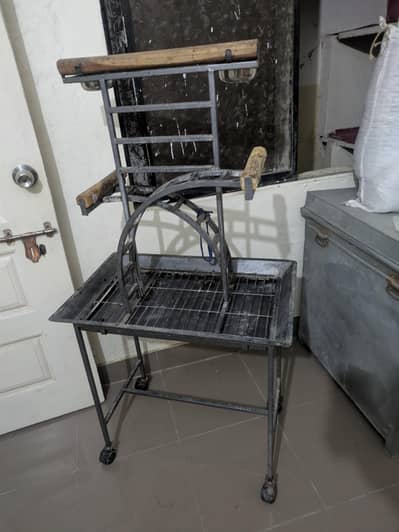 iron stand for parrot