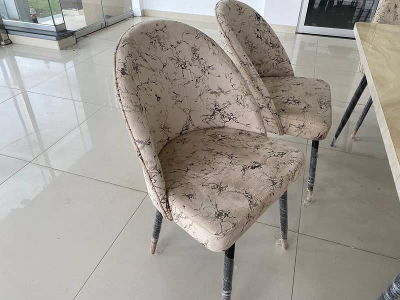 Dining Table & Chairs 3