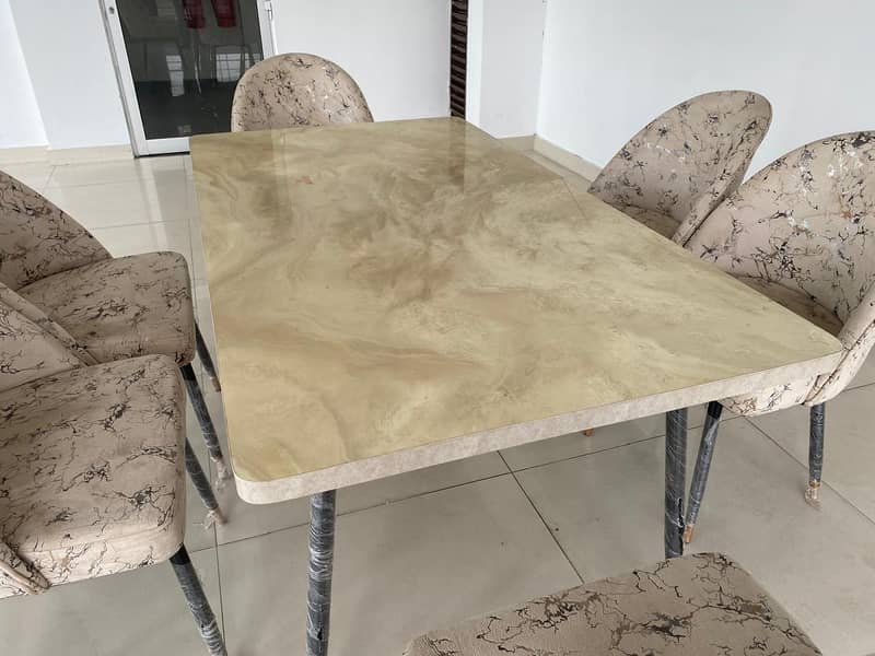 Dining Table & Chairs 4