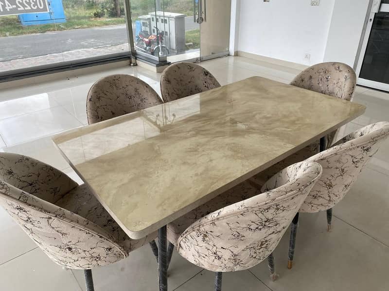 Dining Table & Chairs 5