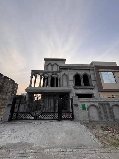 10 MARLA GRAY STRUCTURE HOUSE IN BAHRIA ORCHARD PHASE 1 - NORTHERN BLOCK