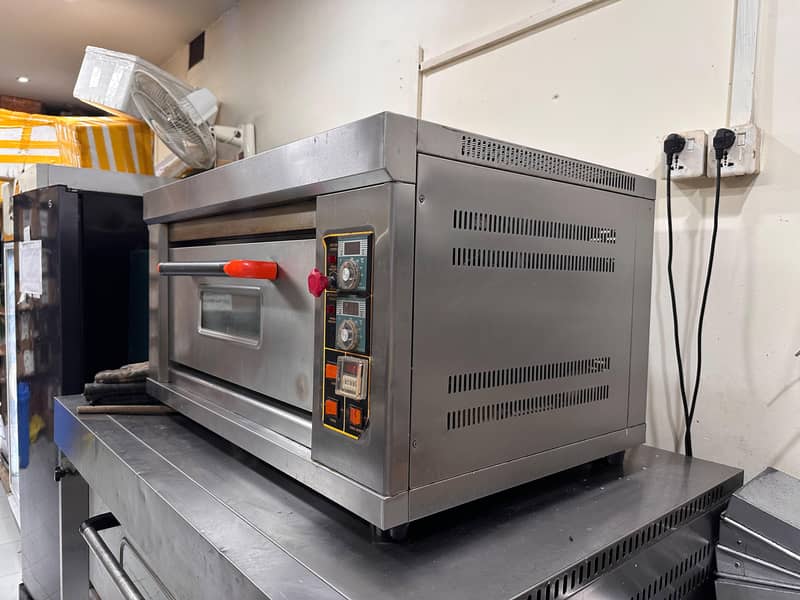 Baking oven 1