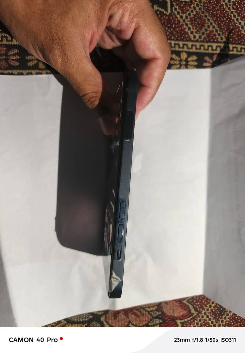 Apple iPhone 13 5