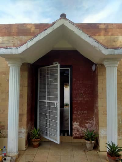 5 MARLA BEAUTIFUL COTTAGE IN BAHRIA ORCHARD PHASE 1 - CENTRAL BLOCK