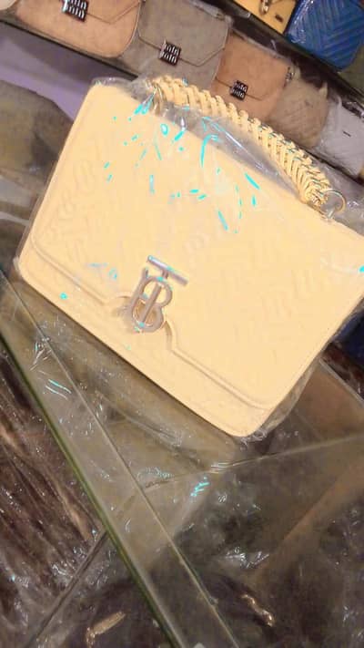 Importand woman crossbody bag - yellow - chain  Handle important