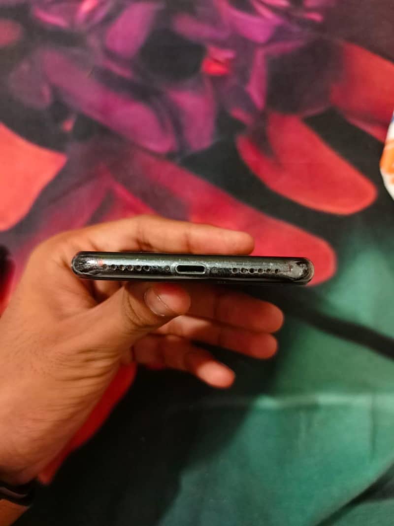 Apple iPhone X 3