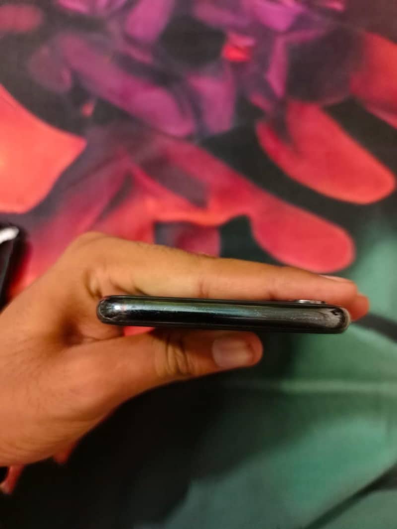Apple iPhone X 4
