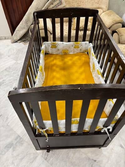 baby cot