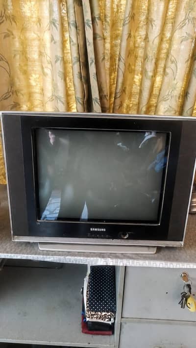 Samsung 21 Inch Slim Flat Screen CRT TV - Bilkul Working Condition