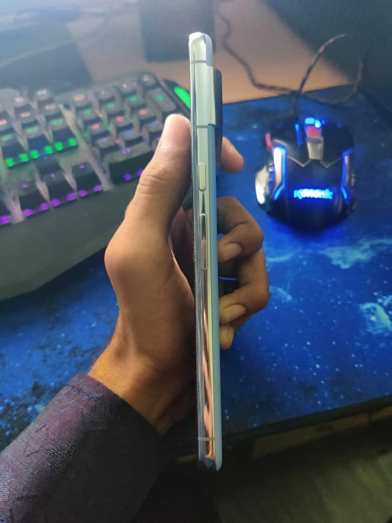 Google Pixel 8 Pro 3