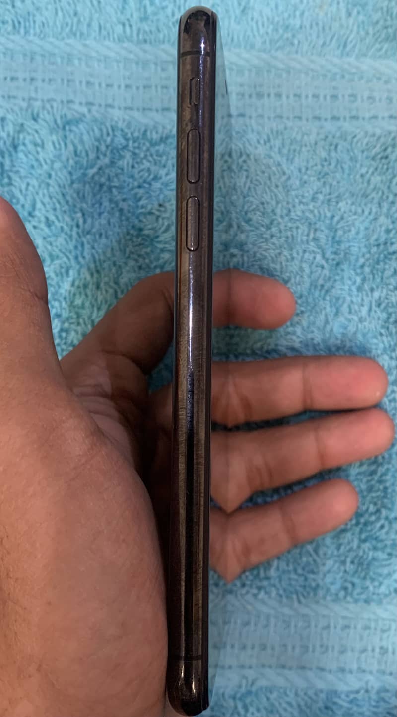Apple iPhone X 5