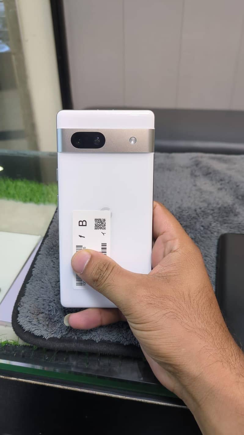 Google Pixel 7a 5