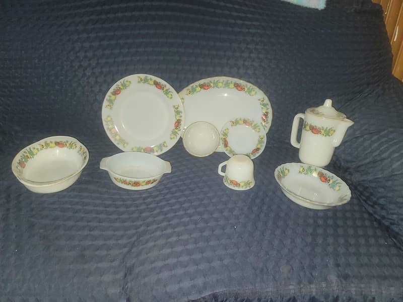 pyrex dinner set 0