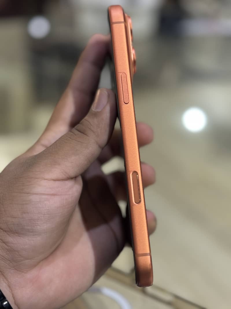 Apple iPhone 17 Pro Max 2